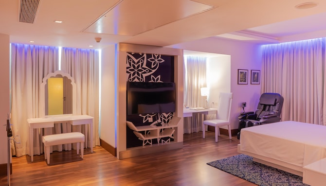 Radisson Blu Hotel, Kochi - Presidential Suite Bedroom