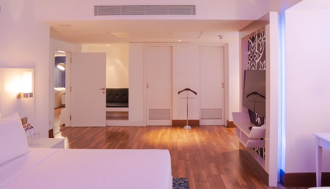 Radisson Blu Hotel, Kochi - Presidential Suite Bedroom