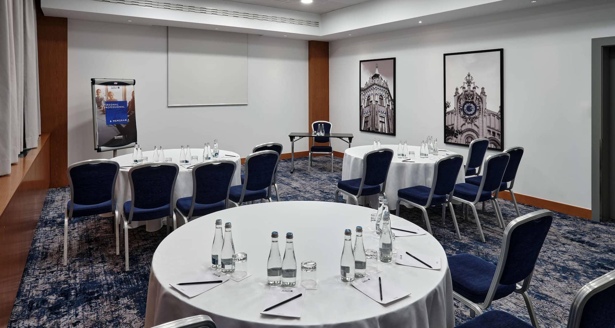 Radisson Blu Hotel, Kraków - Aida meeting room cabaret set-up