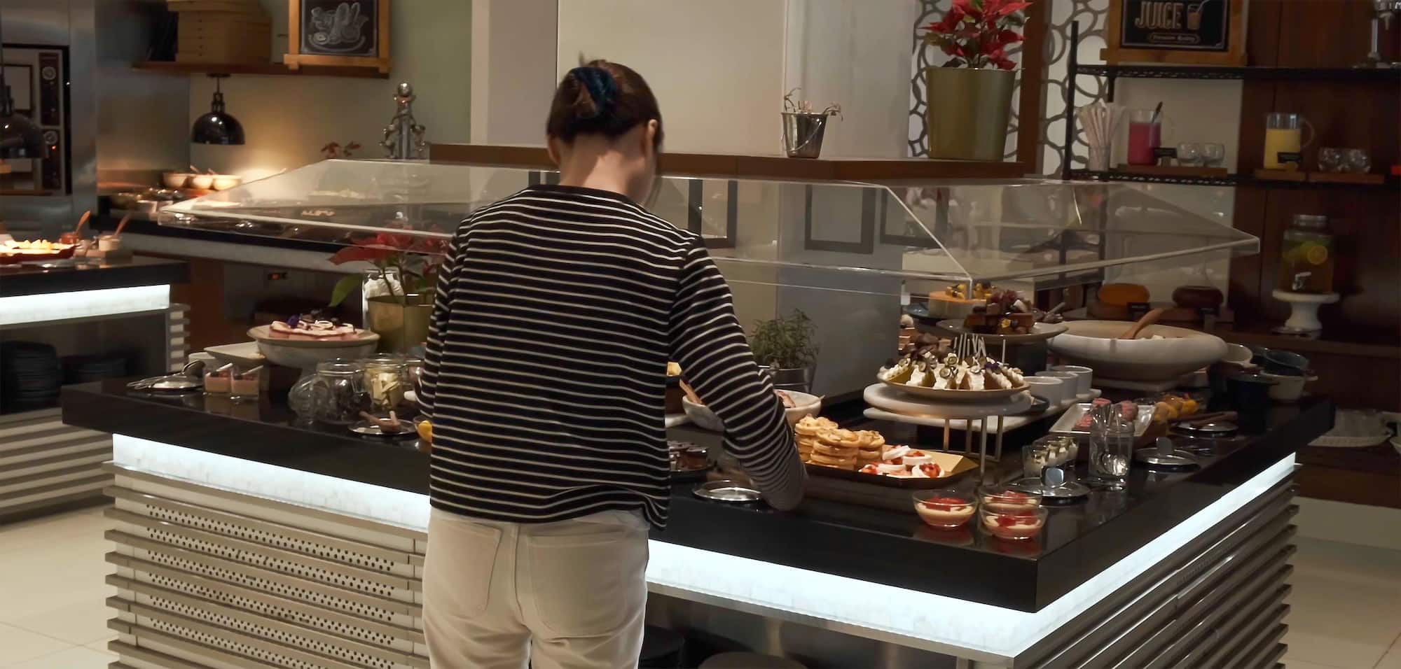 Radisson Blu Hotel, Kuwait - Brunch