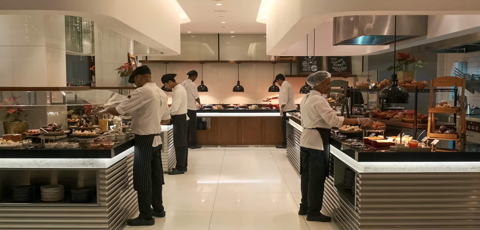 Radisson Blu Hotel, Kuwait - Brunch