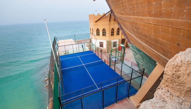 Radisson Blu Hotel, Kuwait - Fitness Paddle Court