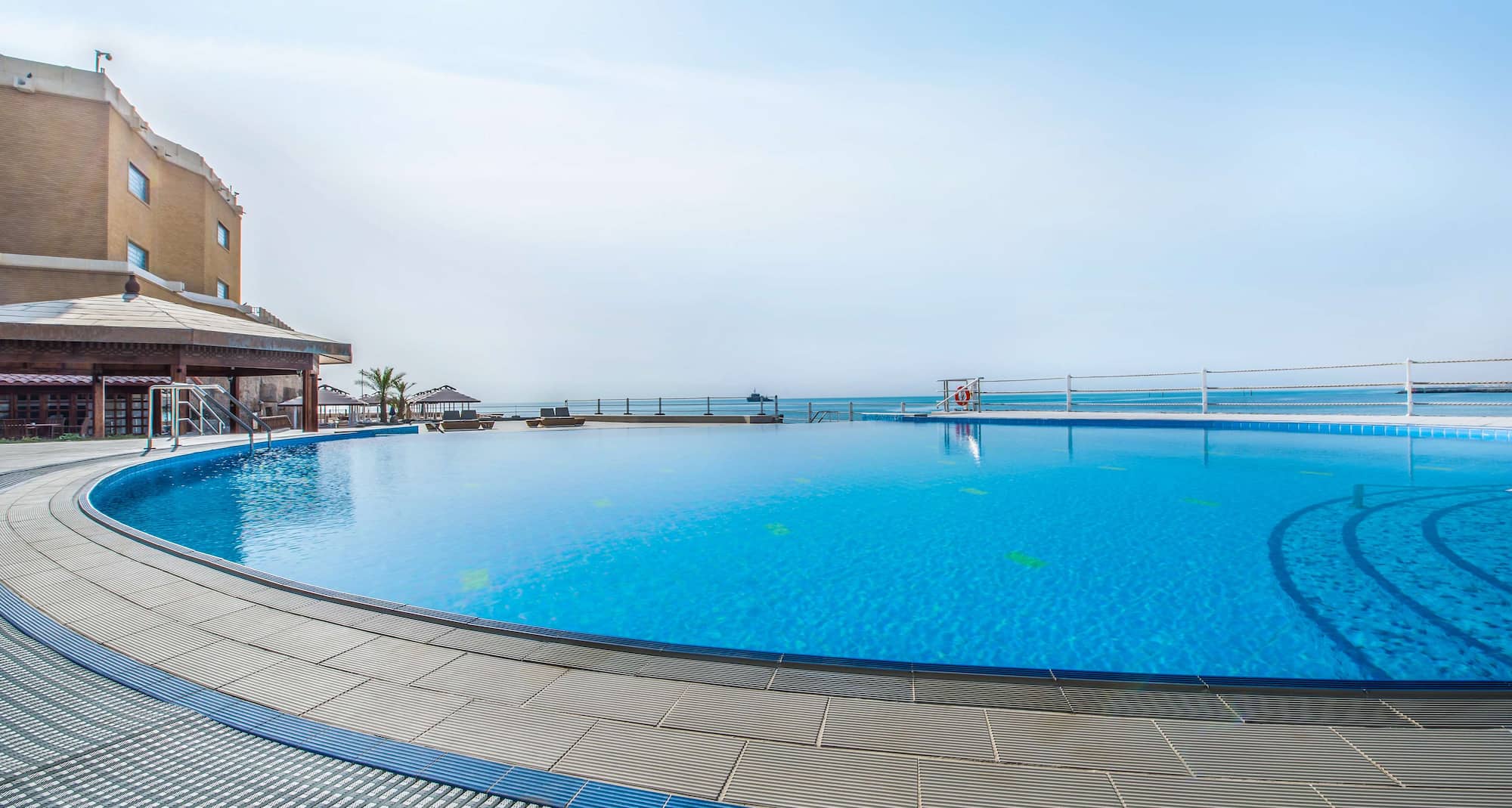Radisson Blu Hotel, Kuwait - Vue de la piscine