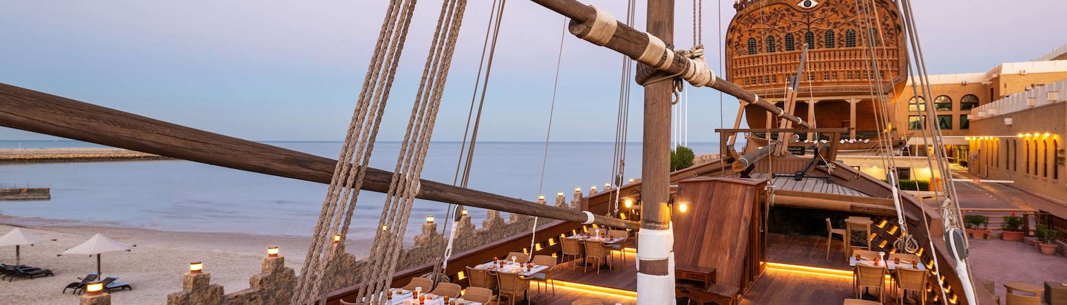Radisson Blu Hotel, Kuwait - Al Boom Restaurant Outdoor Deck