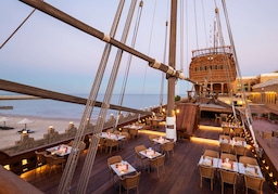 Radisson Blu Hotel, Kuwait - Al Boom Restaurant Outdoor Deck
