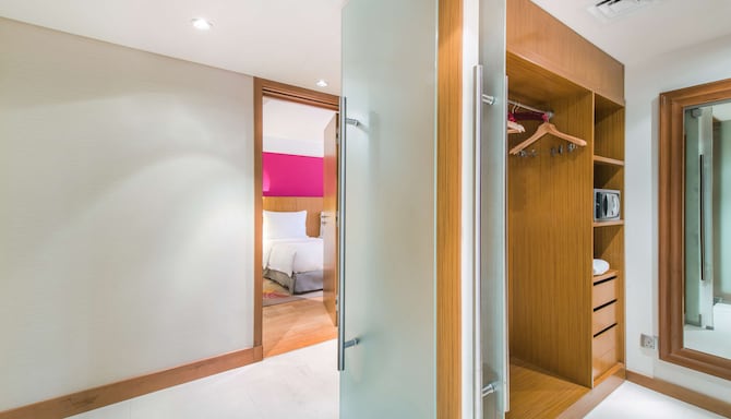 Radisson Blu Hotel, Kuwait - Two Bedroom Suite with lounge access
