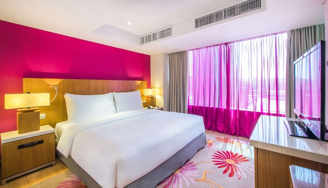 Radisson Blu Hotel, Kuwait - Two Bedroom Suite with lounge access