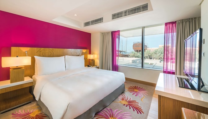 Radisson Blu Hotel, Kuwait - Suite with lounge access & sea view