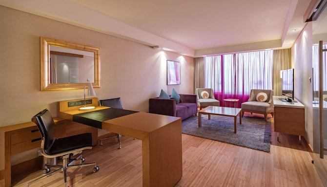 Radisson Blu Hotel, Kuwait - Junior Suite