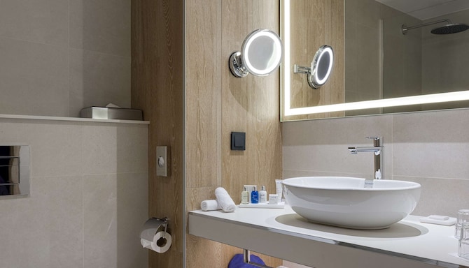 Radisson Blu Hotel, Kyiv City Centre - Bad im Gästezimmer