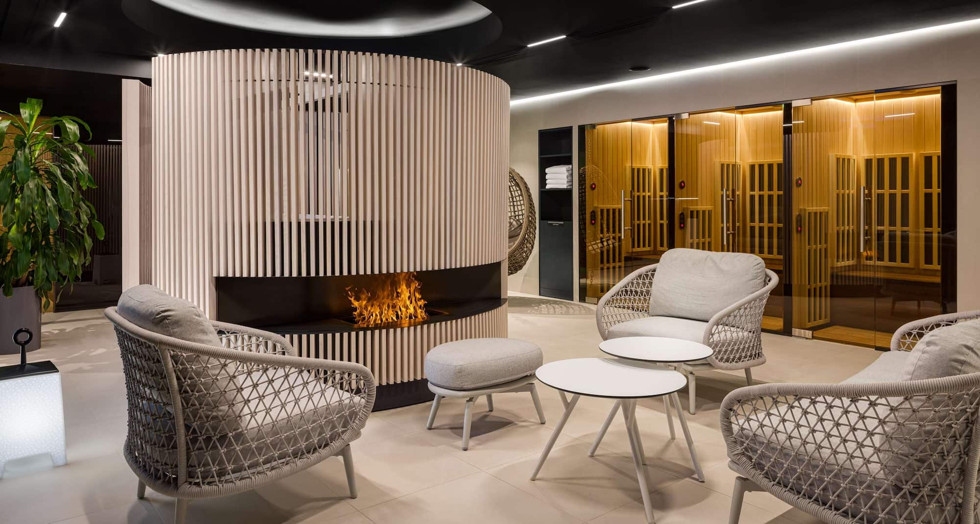 Radisson Blu Hotel, Kyiv City Centre - Spa seating area and infrared saunas