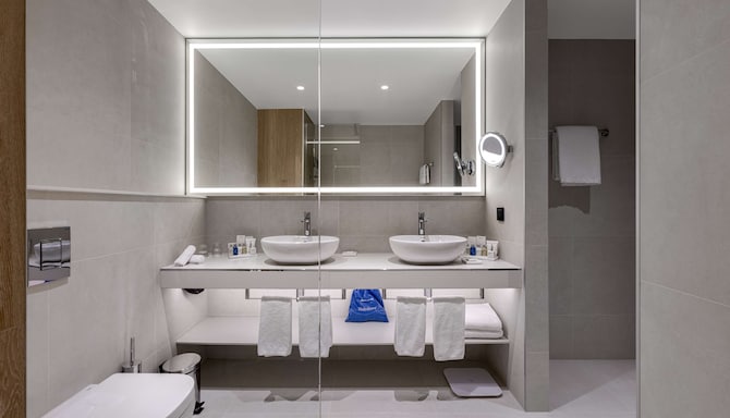 Radisson Blu Hotel, Kyiv City Centre - Suite Bad