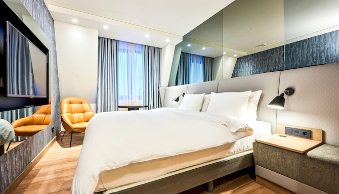 Radisson Blu Hotel, Kyiv City Centre - Suite Room