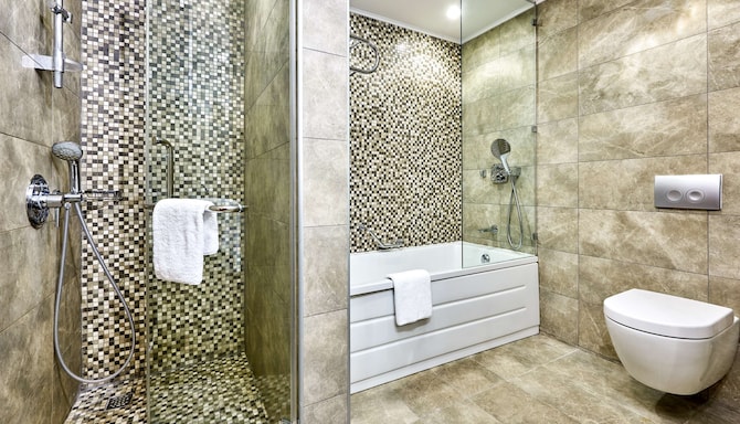 Radisson Blu Hotel, Kyiv Podil City Centre - Well-equipped bathroom