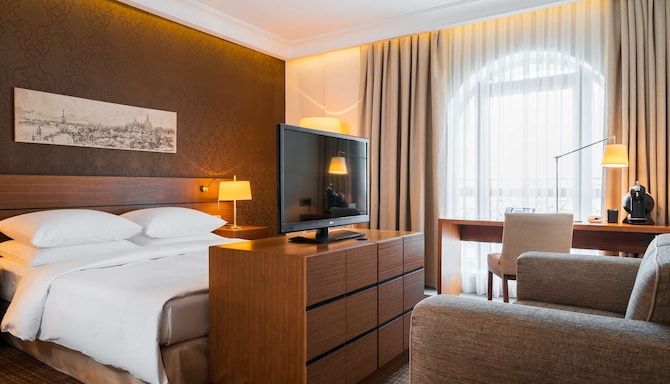 Radisson Blu Hotel, Kyiv Podil - Guest Room