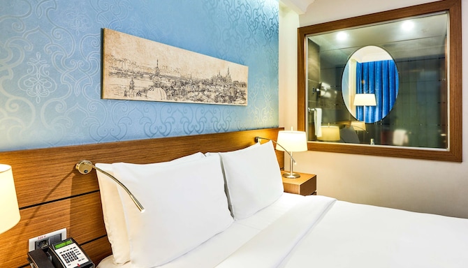Radisson Blu Hotel, Kyiv Podil City Centre - Guest room