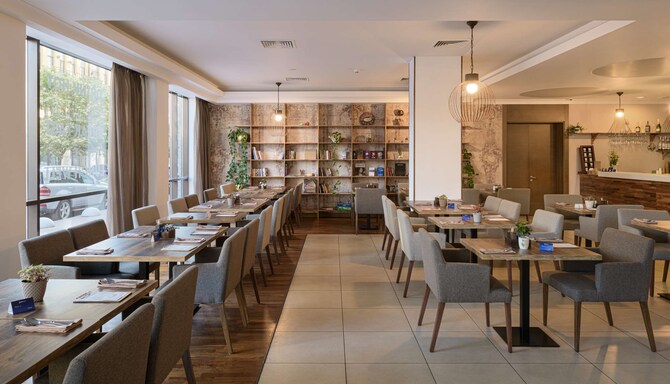 Discover places to eat in Kyiv - Book Now | Radisson Blu