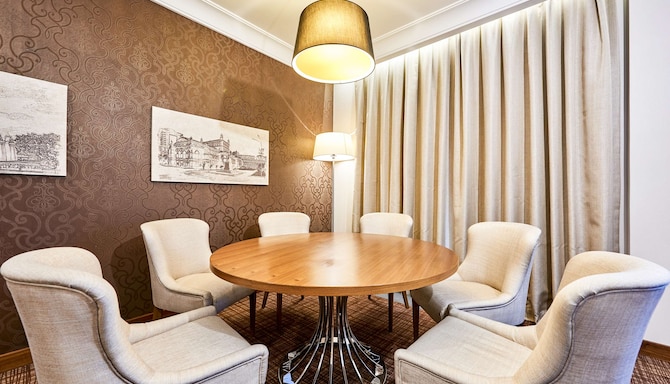 Radisson Blu Hotel, Kyiv Podil City Centre - Suite