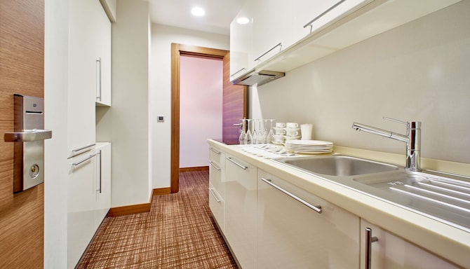 Radisson Blu Hotel, Kyiv Podil City Centre - Kitchen in Suite