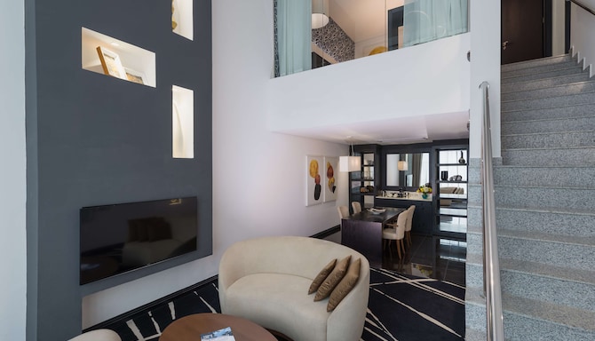 Radisson Blu Hotel, Lagos Ikeja - Suite with loft & lounge access