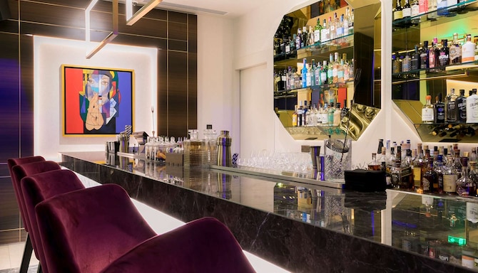 Radisson Blu Hotel, Larnaca - бар Sky Bar
