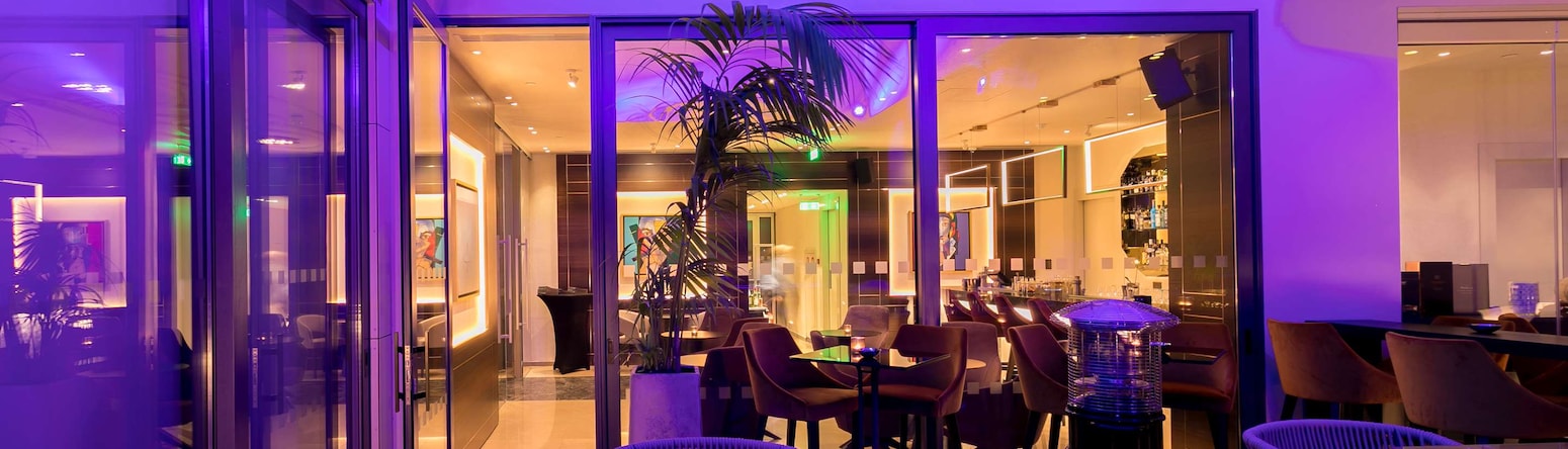 Radisson Blu Hotel, Larnaca - Skybar