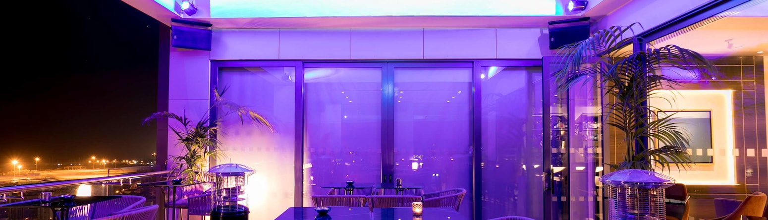 Radisson Blu Hotel, Larnaca - Skybar