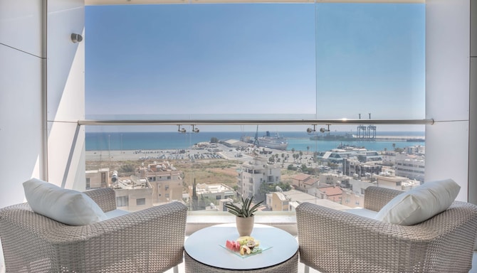 Radisson Blu Hotel, Larnaca - Premium Room