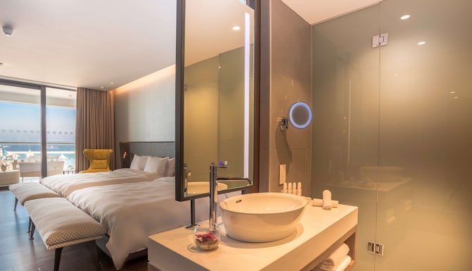 Radisson Blu Hotel, Larnaca - Family Room with sea view