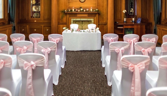Radisson Blu Hotel, Leeds - White Rose Wedding