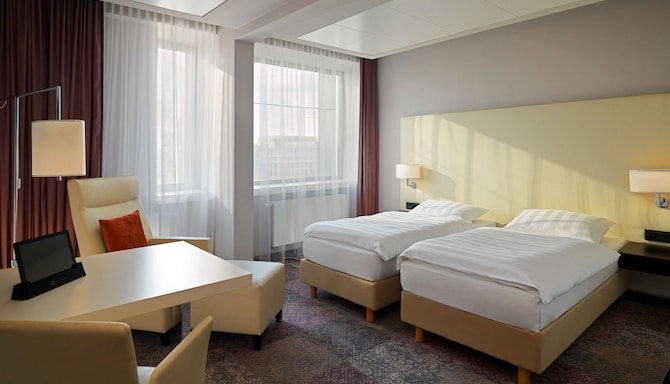 Radisson Blu Hotel, Leipzig - Superior Room with twin beds