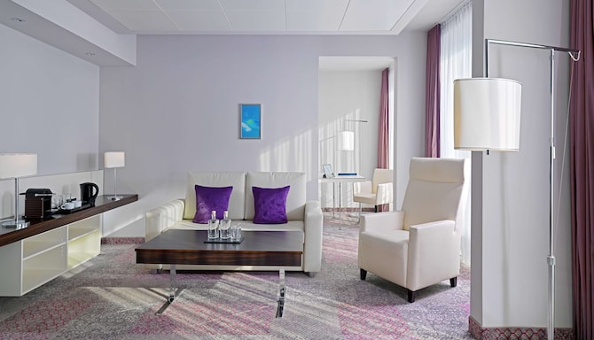Radisson Blu Hotel, Leipzig - Junior Suite living room