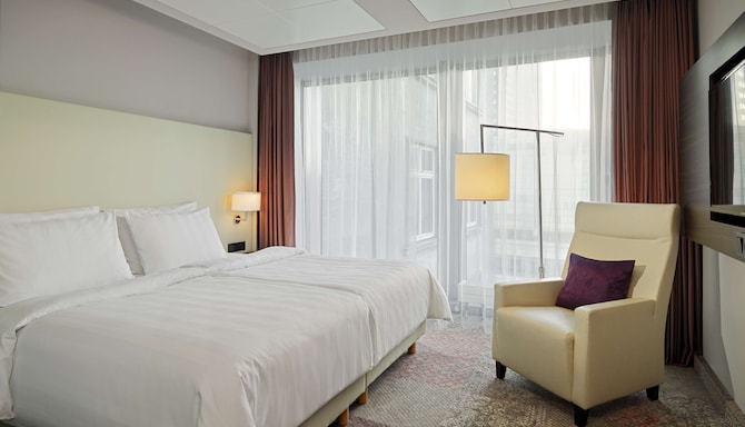Radisson Blu Hotel, Leipzig - Suite bedroom