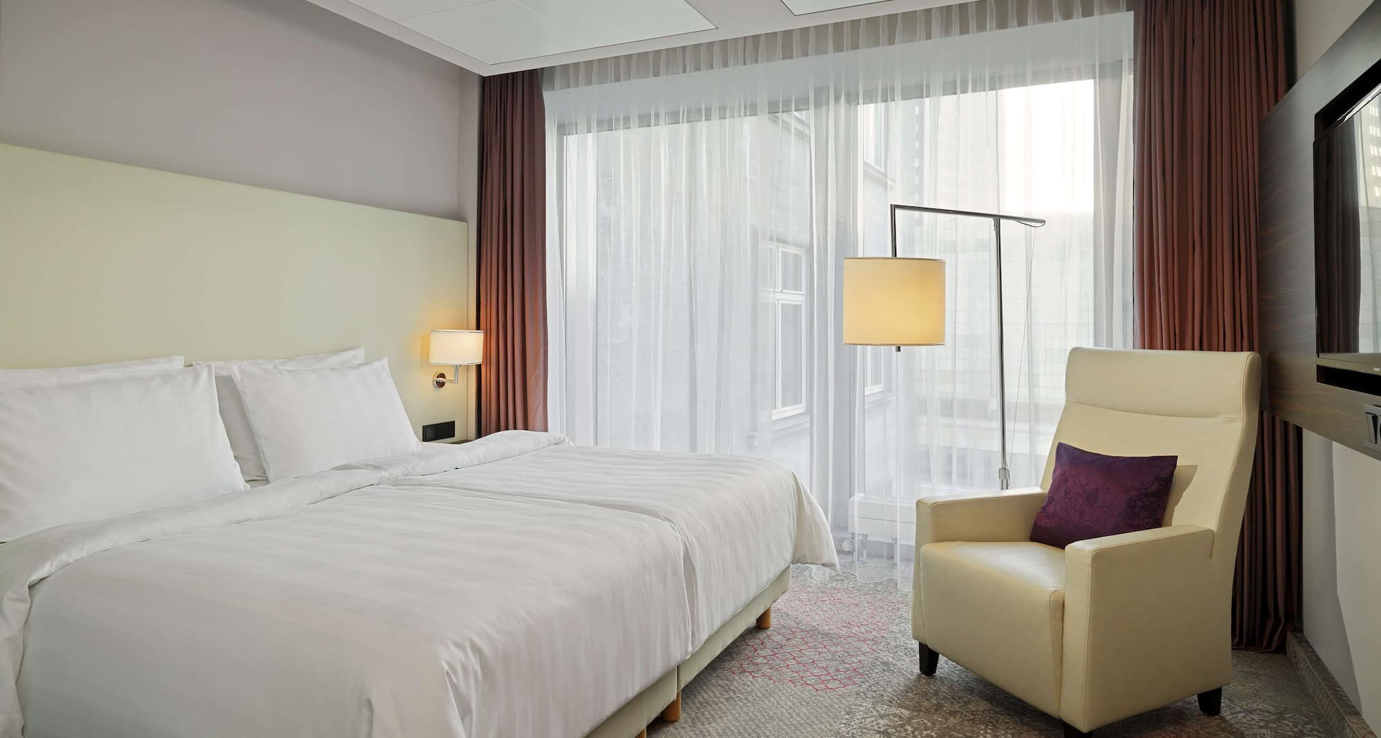 Radisson Blu Hotel, Leipzig - Suite bedroom