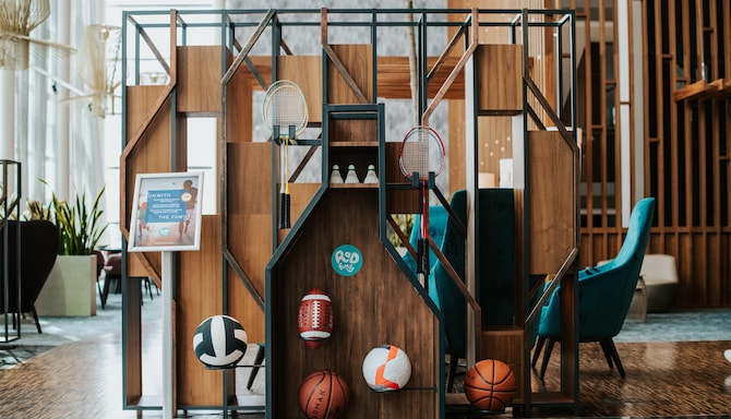 Radisson Blu Hotel Lietuva, Vilnius - Lobby Sports stand