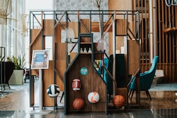 Radisson Blu Hotel Lietuva, Vilnius - Lobby Sports stand