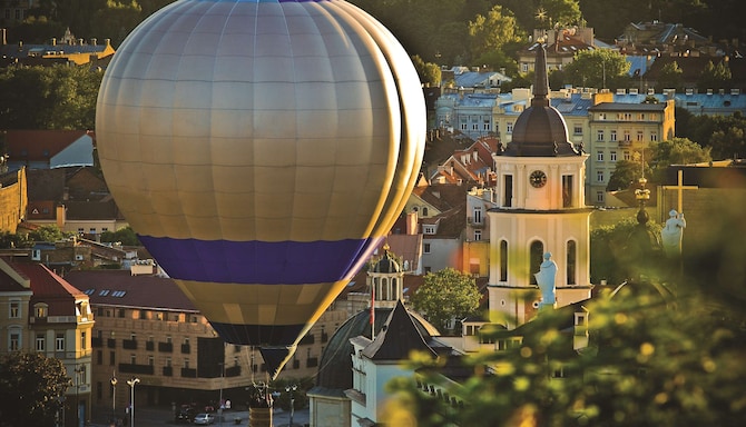 Radisson Blu Hotel Lietuva, Vilnius - Hot Air Balloon incentive