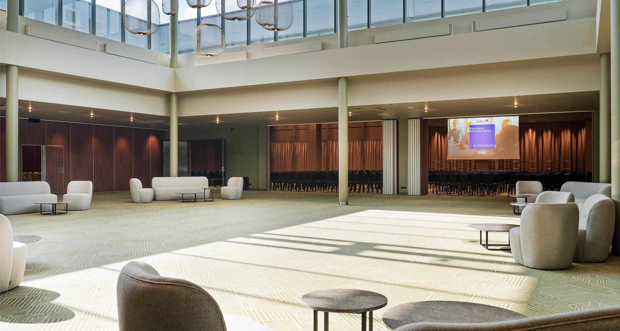 Radisson Blu Hotel Lietuva, Vilnius - Alfa + Lobby