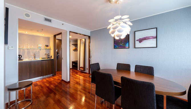 Radisson Blu Hotel Lietuva, Vilnius - Separate dinning area and kitchenette for extra comfort