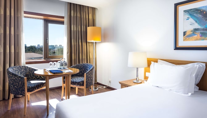 Radisson Blu Hotel, Lisbon - Standard & Superior Room