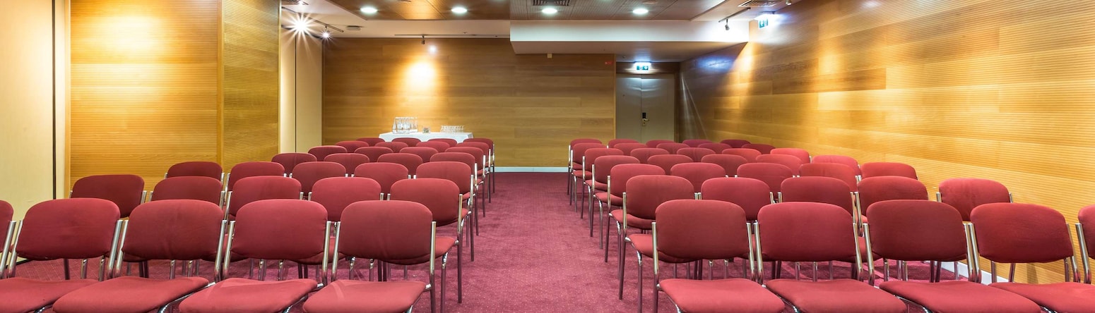 Radisson Blu Hotel, Lisbon - Miguel Angelo III meeting room theatre set-up