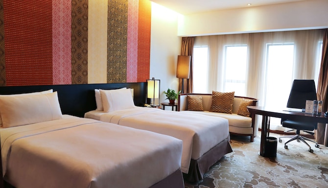 Radisson Blu Hotel, Liuzhou - Two Bedroom Suite with river view