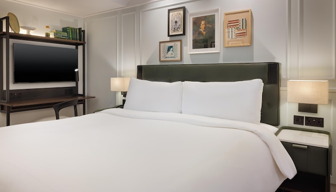 Radisson Blu Hotel, London Bloomsbury - Standard Double Room