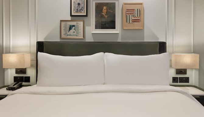Radisson Blu Hotel, London Bloomsbury - Standard Double Room