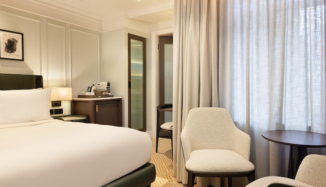 Radisson Blu Hotel, London Bloomsbury - Superior King Room