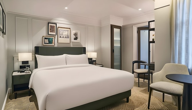Radisson Blu Hotel, London Bloomsbury - Standard Queen Room