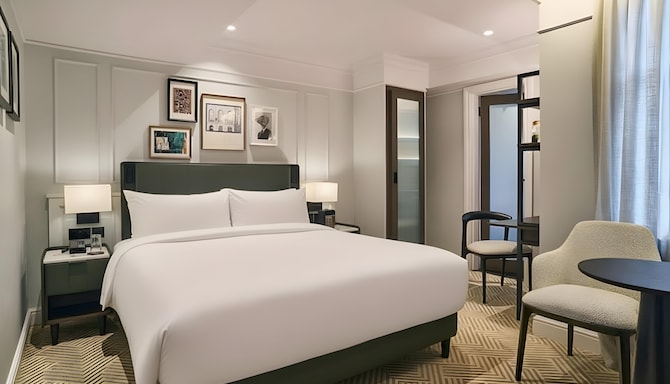 Radisson Blu Hotel, London Bloomsbury - Standard Queen Room