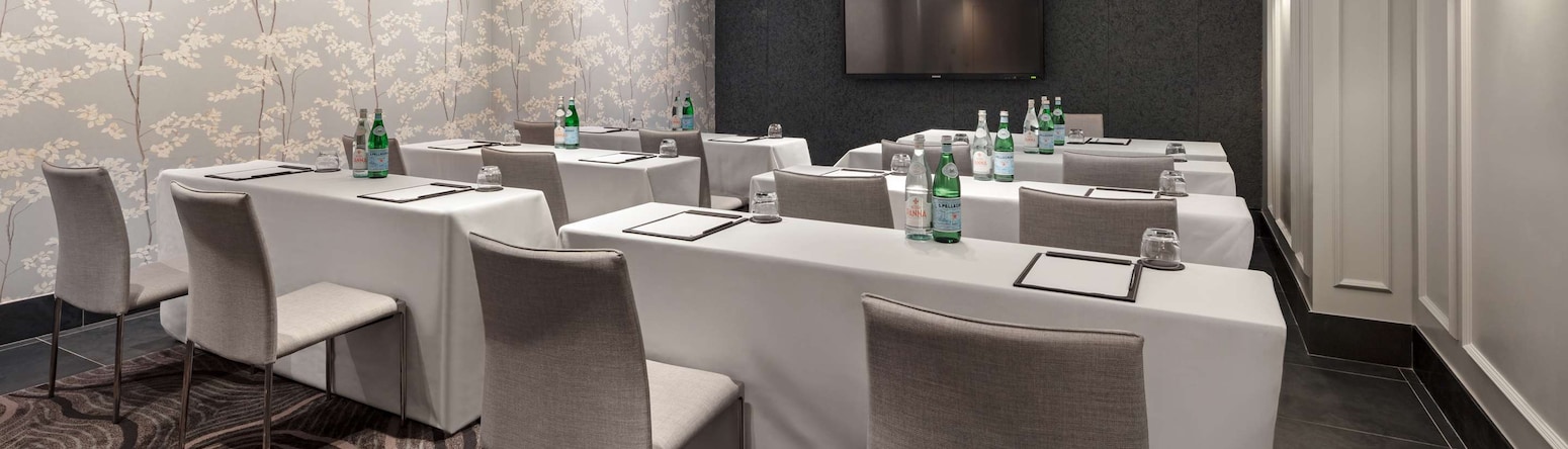 Radisson Blu Edwardian Bloomsbury Street Hotel, London - Reuniones Suite Privada 1