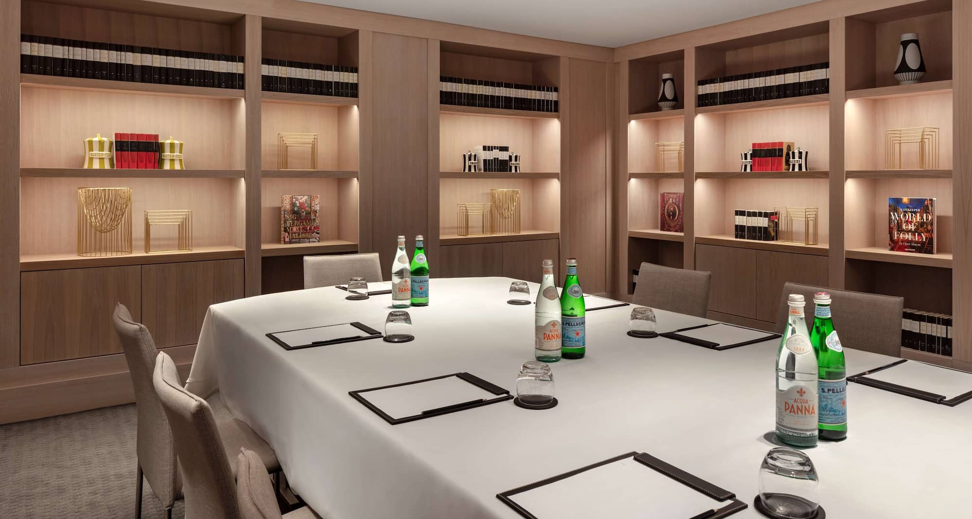 Radisson Blu Hotel, London Bloomsbury - The Library