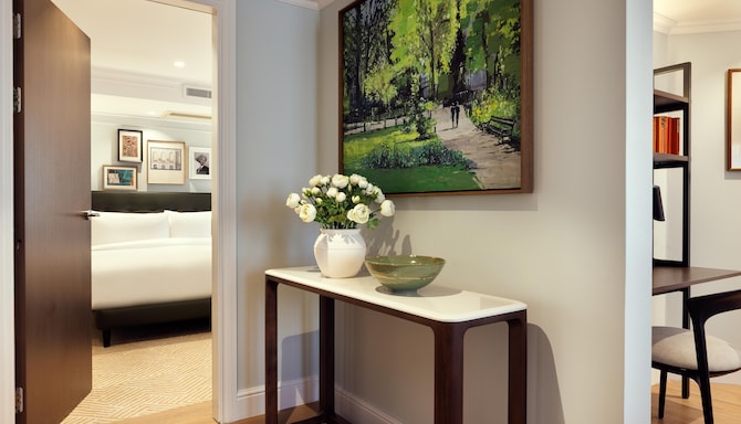 Radisson Blu Hotel, London Bloomsbury - One Bedroom Suite